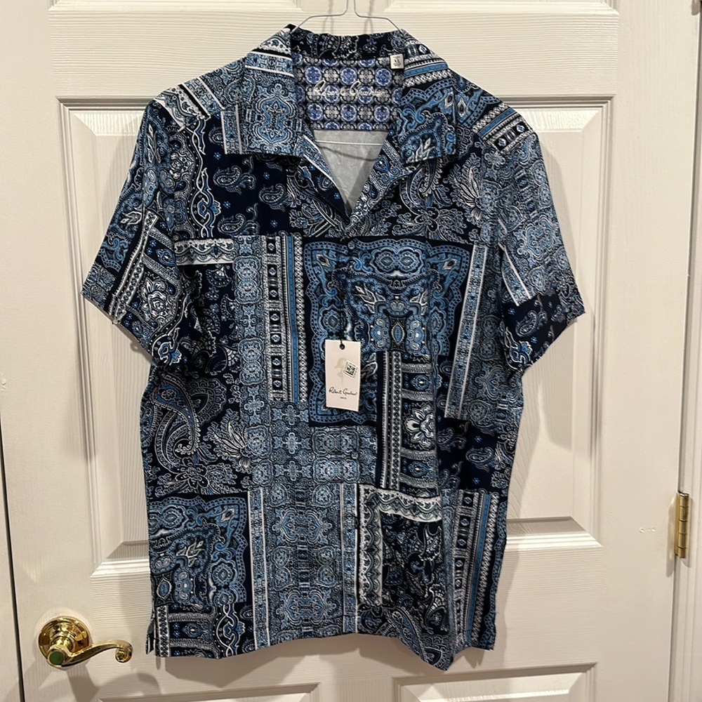 Men’s new with tags Robert Graham short sleeve shirt
